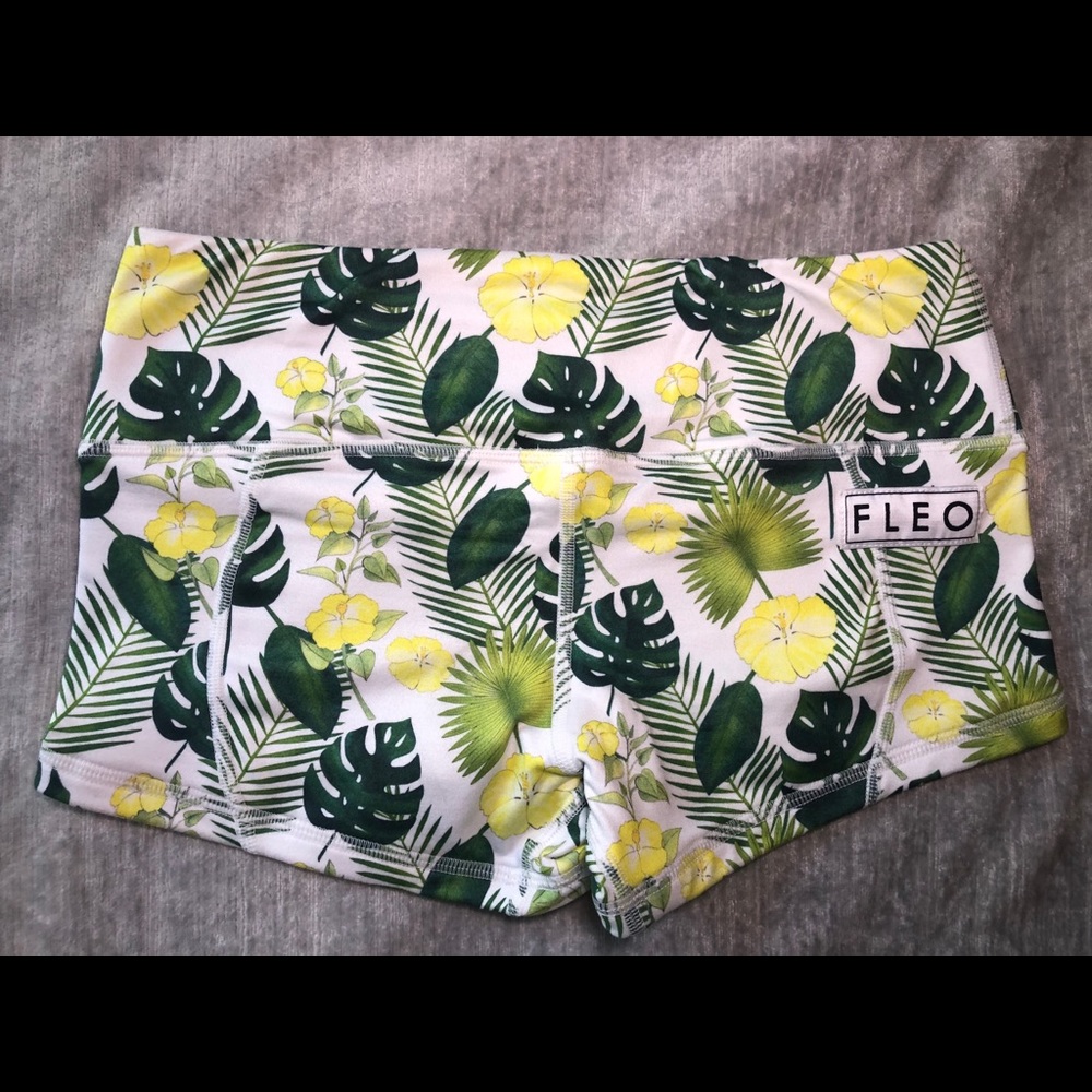 Palm Leaf Fleo Shorts: Contour Low Rise 🌿🌴